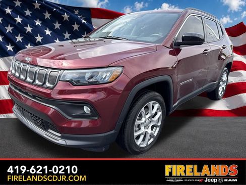Used 2022 Jeep Compass Latitude AWD/4WD image 1