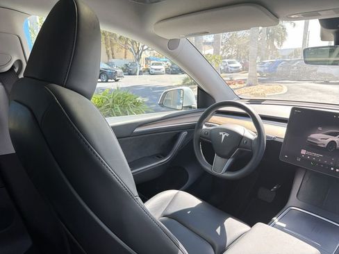 Used 2023 Tesla Model Y Long Range image 17