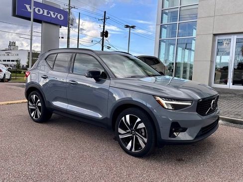 Certified 2023 Volvo XC40 B5 Plus w/ Protection Package Premier AWD/4WD image 1