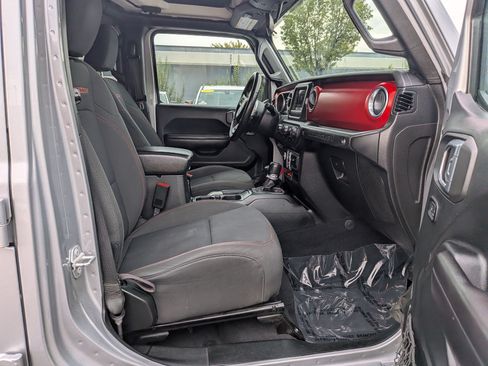 Used 2018 Jeep Wrangler Unlimited Rubicon AWD/4WD image 30