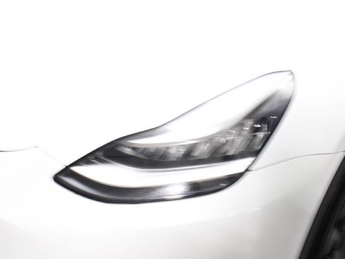 Used 2021 Tesla Model Y Long Range image 5