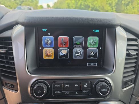 Used 2019 Chevrolet Tahoe 4WD image 16