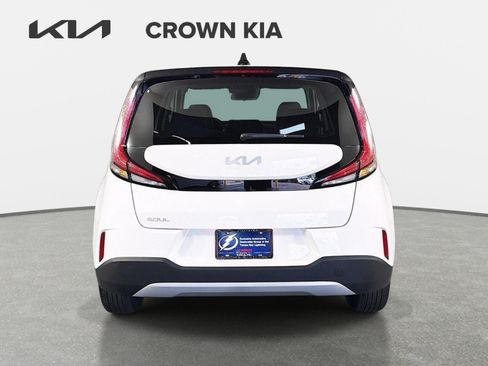 Certified 2025 Kia Soul LX w/ LX Technology Package FWD image 6