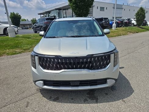 Certified 2025 Kia Carnival EX FWD image 9