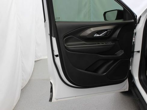 Used 2022 GMC Terrain SLE w/ Driver Convenience Package FWD image 16