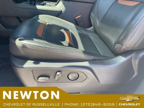 Used 2024 GMC Sierra 1500 AT4 w/ Technology Package AWD/4WD image 6