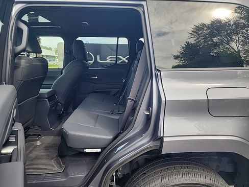 Used 2024 Lexus GX 550 w/ Cold Area Package AWD/4WD image 14