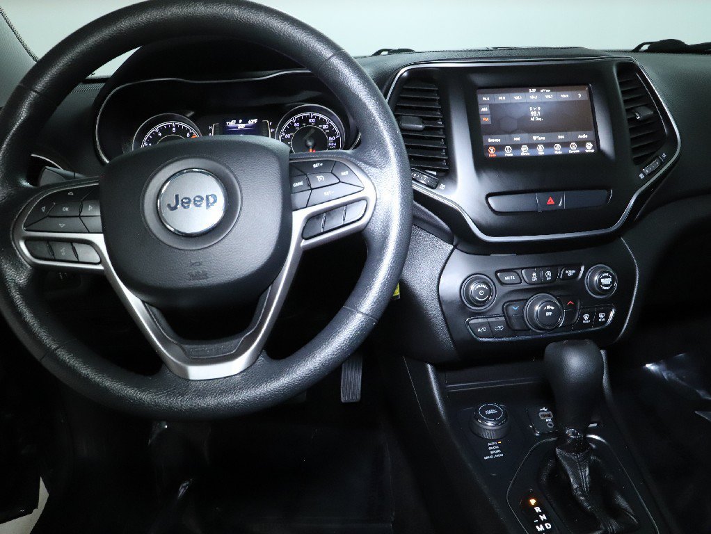 Used 2019 Jeep Cherokee Latitude w/ Popular Appearance Group AWD/4WD image 27