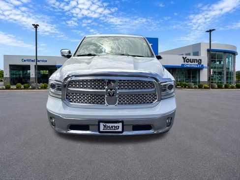 Used 2017 RAM 1500 Laramie AWD/4WD image 3