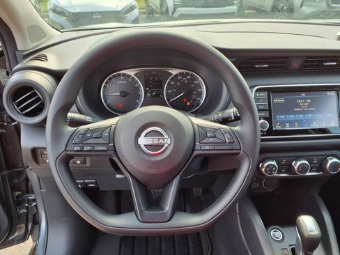 New 2025 Nissan Kicks Play S image 12
