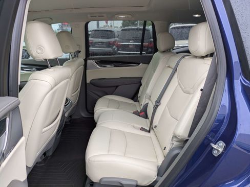 Used 2023 Cadillac XT6 Premium Luxury w/ Technology Package FWD image 14
