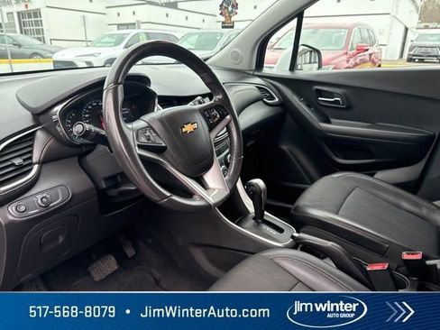 Used 2020 Chevrolet Trax LT w/ LT Convenience Package image 23