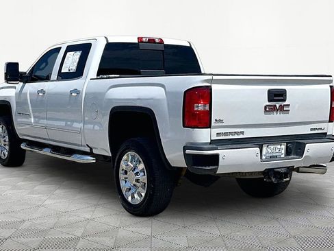 Used 2018 GMC Sierra 2500 Denali w/ Duramax Plus Package AWD/4WD image 13