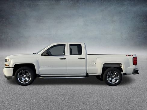 Used 2019 Chevrolet Silverado 1500 Custom image 7