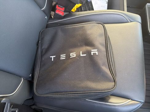 Used 2024 Tesla Cybertruck AWD Crew Cab image 11