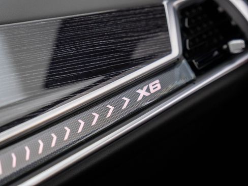 New 2026 BMW X6 xDrive40i w/ Executive Package image 30