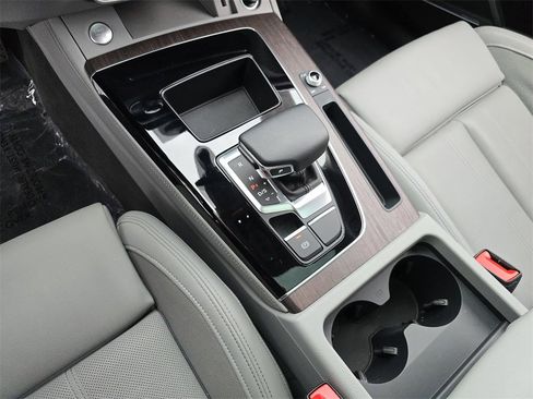Certified 2025 Audi Q5 2.0T Premium Plus w/ Premium Plus Package image 28