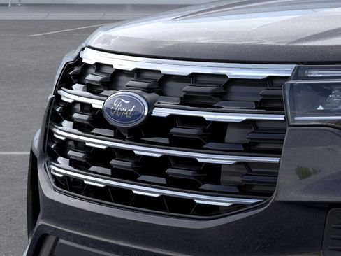 New 2026 Ford Explorer Active RWD image 17