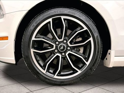 Used 2013 Ford Mustang GT Premium w/ Security Pkg RWD image 8