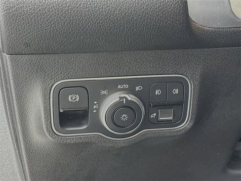 Certified 2022 Mercedes-Benz GLB 250 image 10