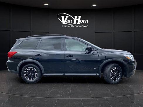 Used 2019 Nissan Pathfinder SL image 10