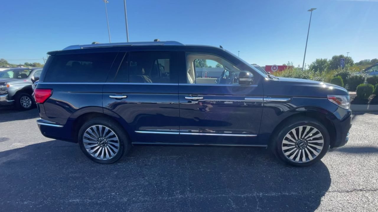 Used 2018 Lincoln Navigator Reserve w/ Technology Package AWD/4WD image 2