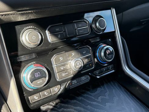 Used 2023 GMC Yukon Denali image 23