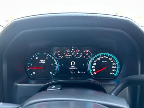 Used 2017 GMC Sierra 2500 Denali AWD/4WD image 2