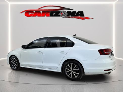 Used 2016 Volkswagen Jetta SE FWD image 12