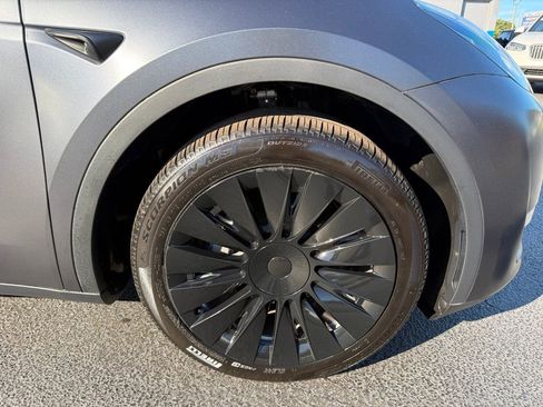 Used 2024 Tesla Model Y Long Range image 36