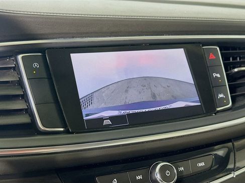 Used 2023 Buick Enclave Essence image 10
