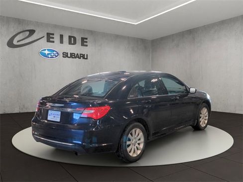 Used 2012 Chrysler 200 Touring image 4