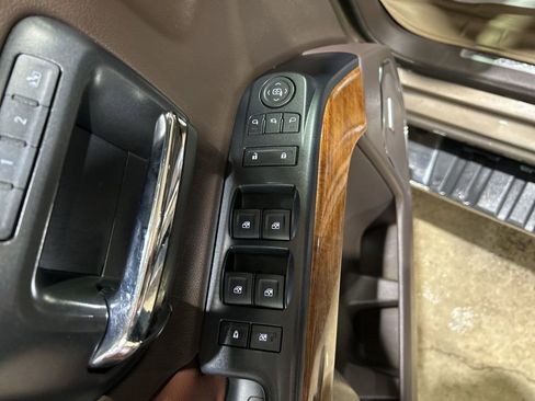 Used 2015 Chevrolet Silverado 1500 High Country w/ High Country Premium Package image 19