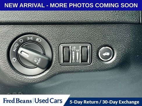 Used 2022 Dodge Charger SXT AWD/4WD image 15