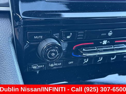 Used 2025 Jeep Grand Cherokee Laredo X w/ Luxury Tech Group I RWD image 30