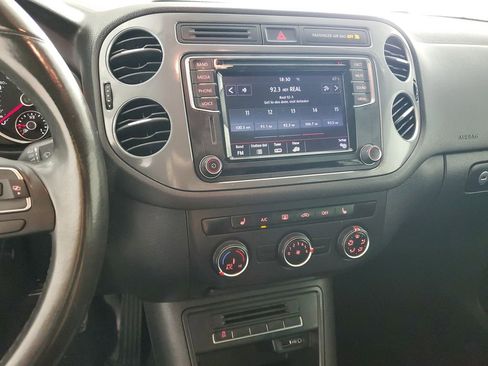 Used 2017 Volkswagen Tiguan Wolfsburg Edition image 17