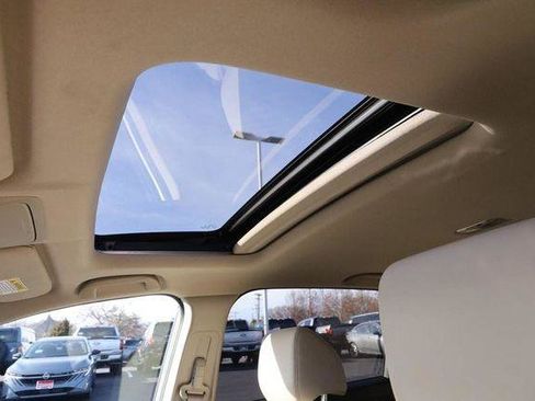 Used 2022 Honda CR-V Touring image 9