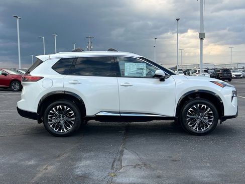 New 2026 Nissan Rogue Platinum w/ Platinum Premium Package AWD/4WD image 3