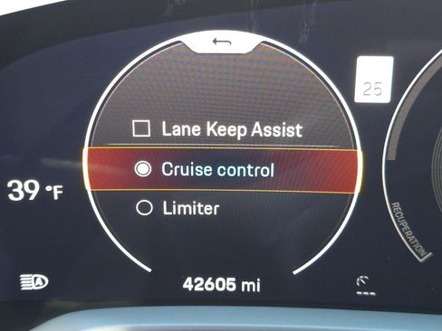 Used 2020 Porsche Taycan Turbo image 32