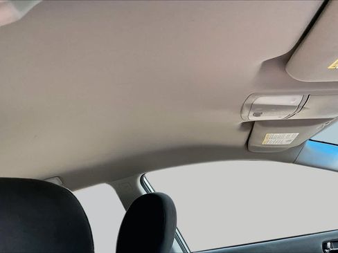 Used 2010 Nissan Altima 2.5 S FWD image 13