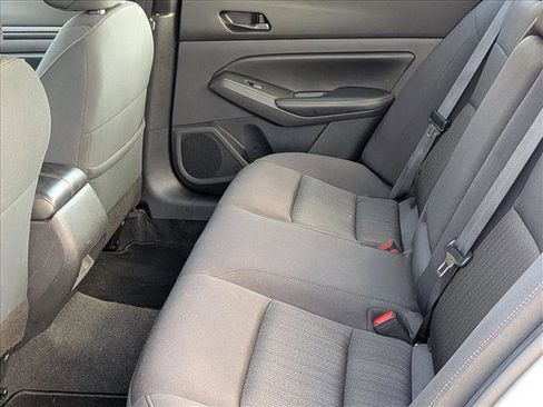 Used 2024 Nissan Altima 2.5 SV image 16