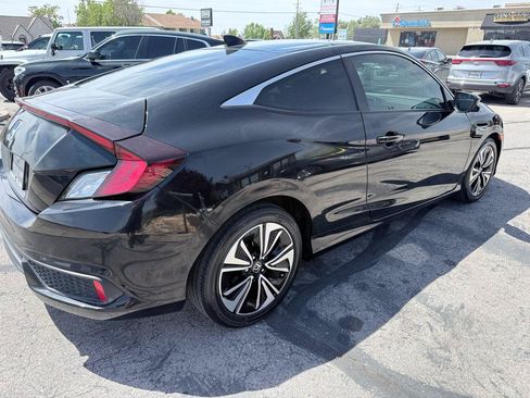 Used 2017 Honda Civic EX-T image 5