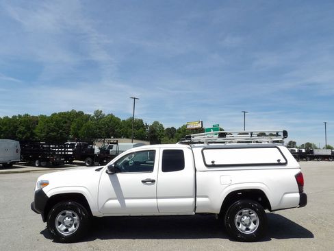 Used 2022 Toyota Tacoma SR RWD image 59