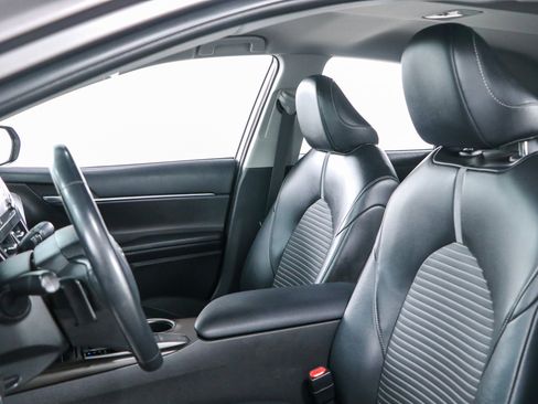 Used 2022 Toyota Camry SE FWD image 23