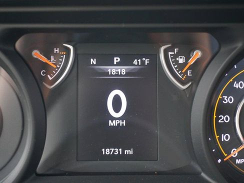 Used 2024 Jeep Wrangler Sport image 39