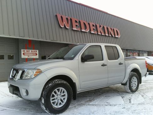 Used 2018 Nissan Frontier SV image 25