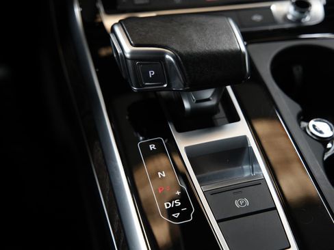 Used 2021 Audi Q8 Premium Plus w/ Premium Plus Package image 40