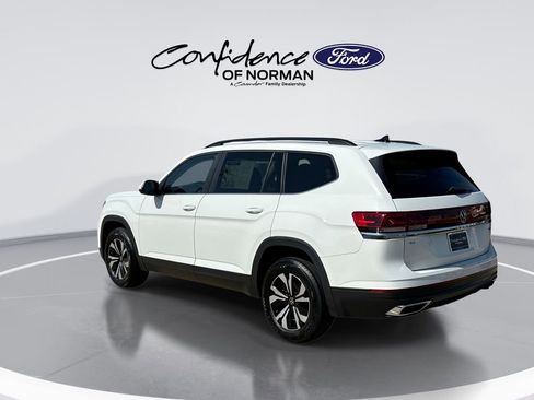 Used 2024 Volkswagen Atlas SE AWD/4WD image 6