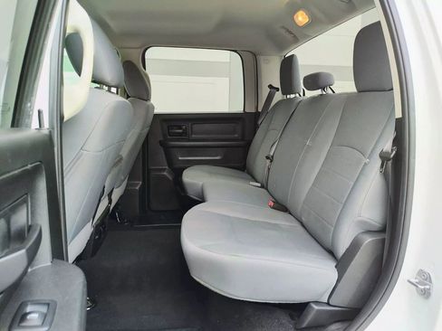 Used 2018 RAM 2500 Tradesman w/ Chrome Appearance Group image 13