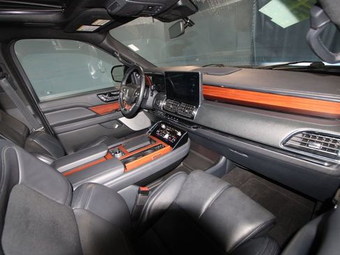 Used 2024 Lincoln Navigator Reserve AWD/4WD image 26